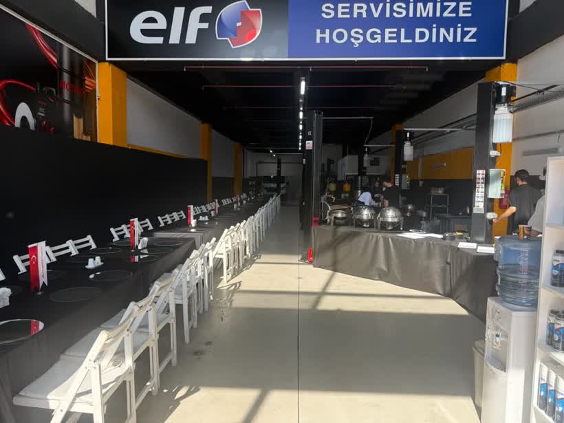 Geniş ve modern servis alanı